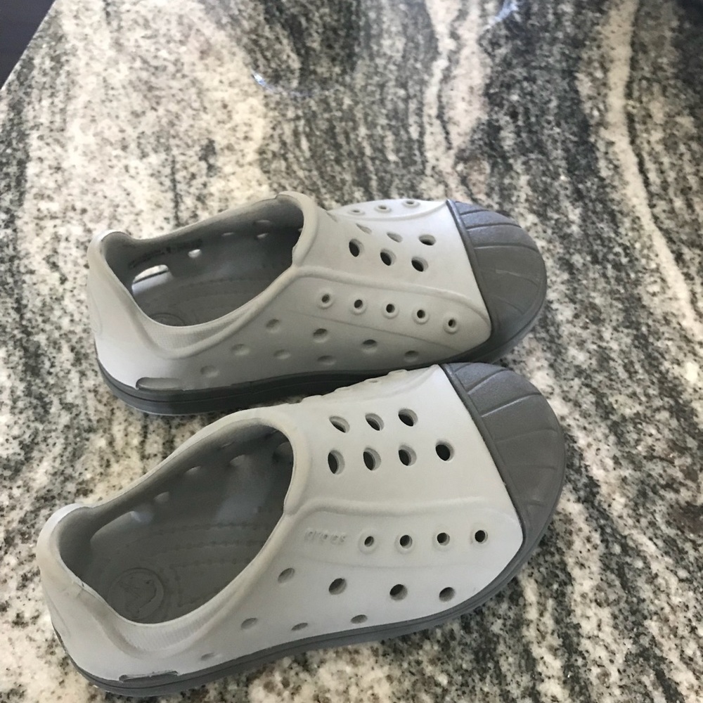 Toddler crocs